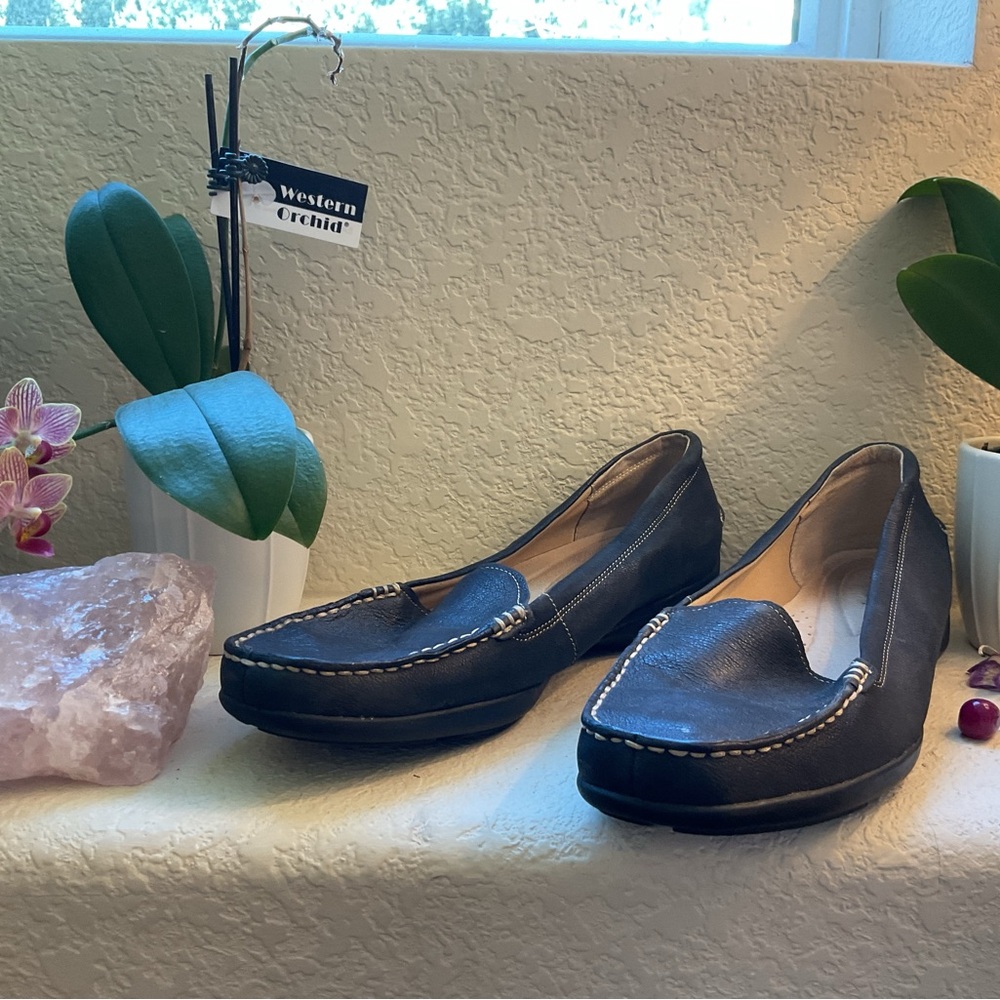 Trotters Soft Black Leather Loafers